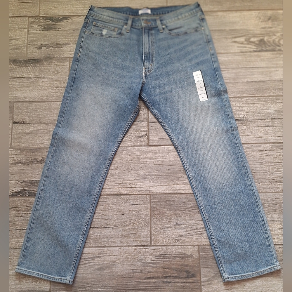 Levi's Light Blue Slim Straight Jeans. 36x30.